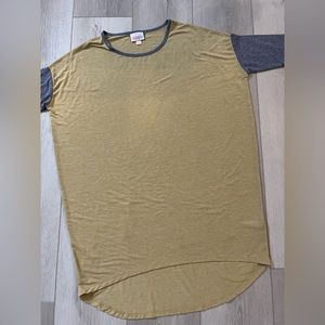 EUC Irma top by LuLaRoe